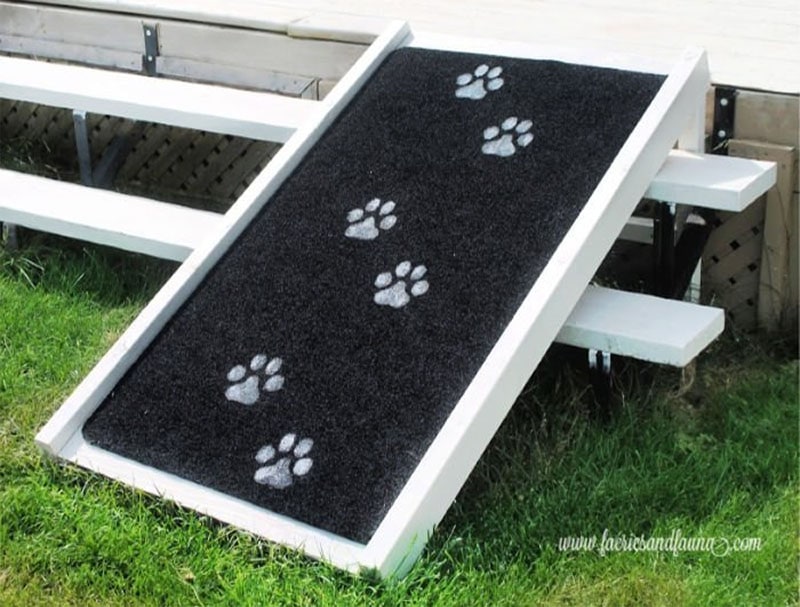 DIY Dog Ramp with Carpet