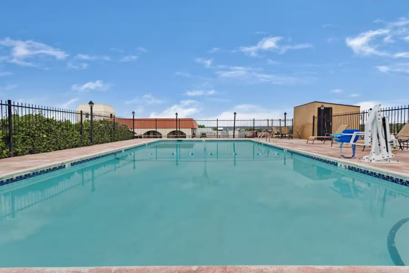 Days Inn & Suites by Wyndham Santa Rosa