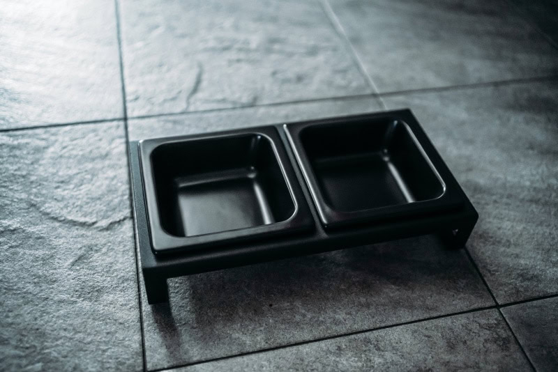 black yamazaki pet food bowl