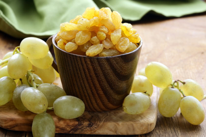 grapes and raisins