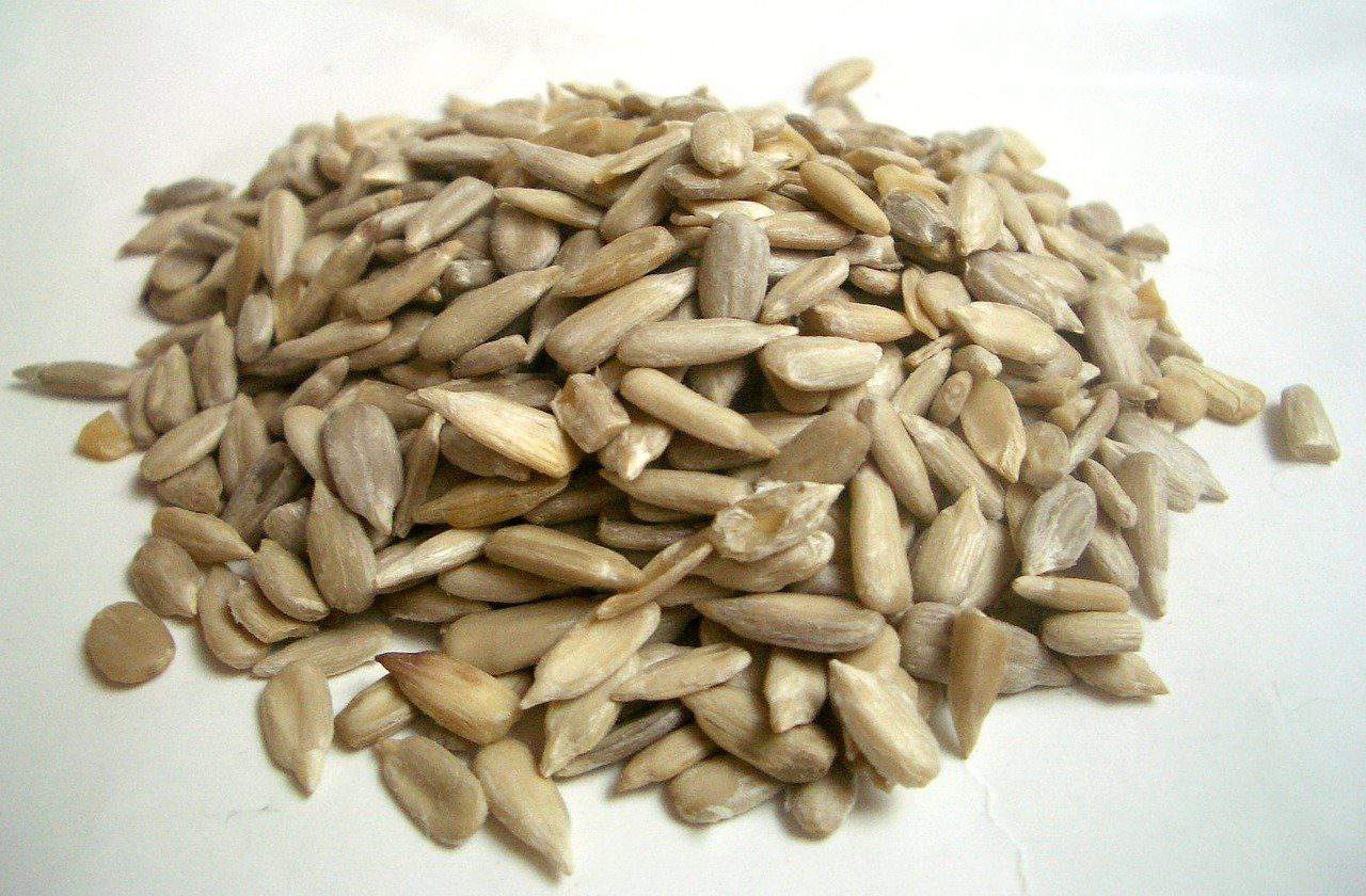 peeled sunflower seeds