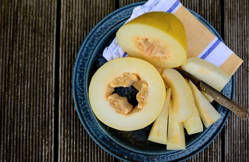 sliced cantaloupes on plate